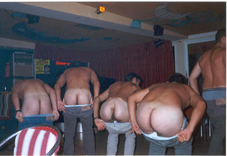 Full Monty 08.jpg (39749 bytes)