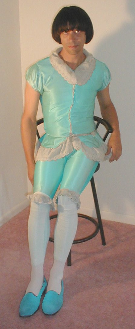 blueboysitting.jpg (63723 bytes)