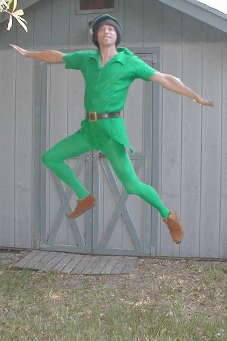 peter_flies1a.jpg (35952 bytes)